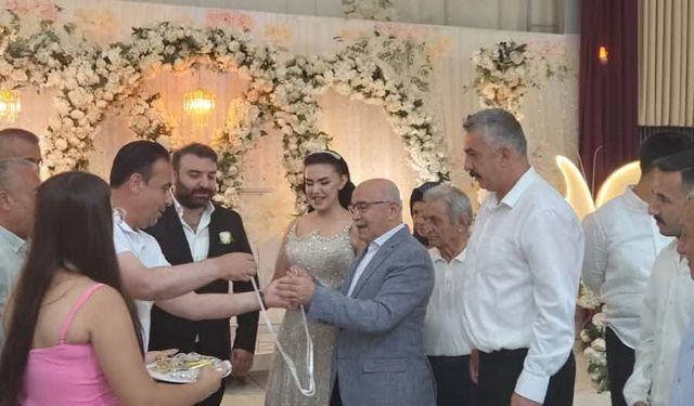MHP Osmaniye’den Şerli Ailesinin Nişanına Ziyaret