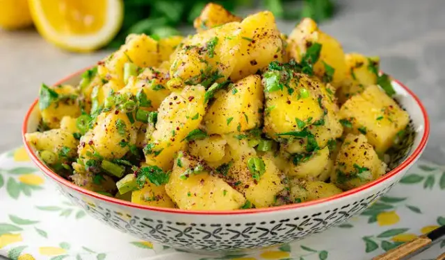 Şeflerden Patates Salatası İçin Basit Lezzet Tüyosu