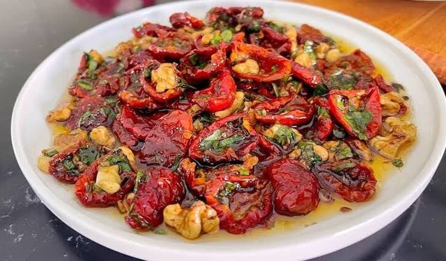 Osmaniye'nin Lezzeti Kuru Domatesli Cevizli Salata Tarifi!!!