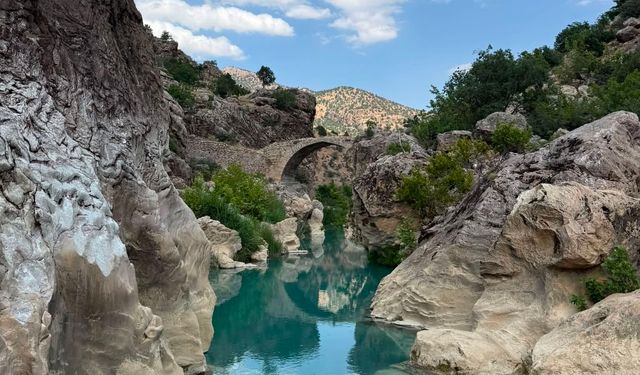 Karaman'daki Salavat Köprüsü yüzyıllara meydan okuyor
