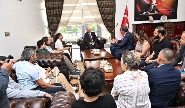 Osmaniye'nin 500 Tam Puan Alan Şampiyonları Vali Serdengeçti ile Buluştu