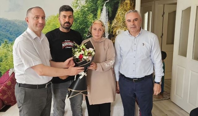 Tarsus Kaymakamı Akyüz, 15 Temmuz şehidinin yakınını ziyaret etti