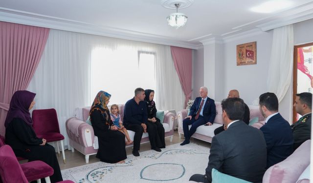 Vali Gül’den Şehit Annesi Fatma Kalkan İçin Taziye Ziyareti