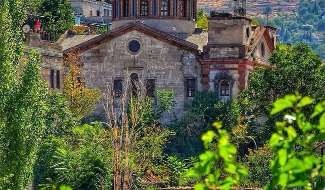 Yaman Dede Camii: Kiliseden Camiye Uzanan Tarih