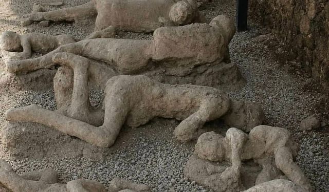 Pompeii’de Yüzyıllardır Süren Kazılar Tarihi Aydınlatıyor