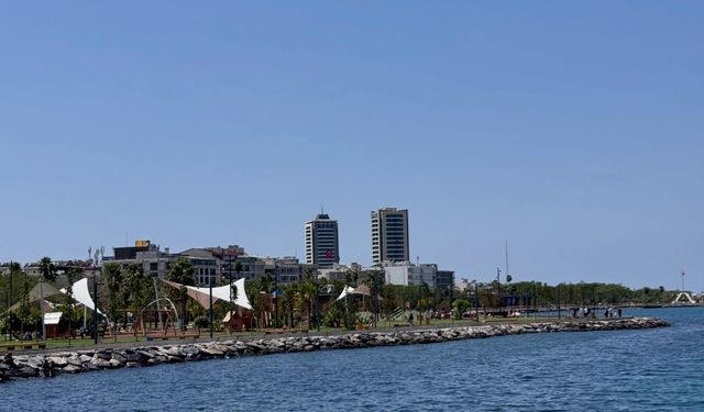 İskenderun Sahilinde Akdeniz Manzarası Büyülüyor