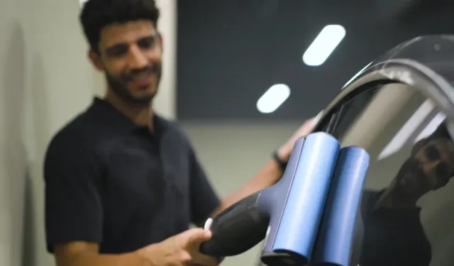 Arabanızı 5 dakikada yıkıyor! Üstelik sadece 300 ml su kullanıyor
