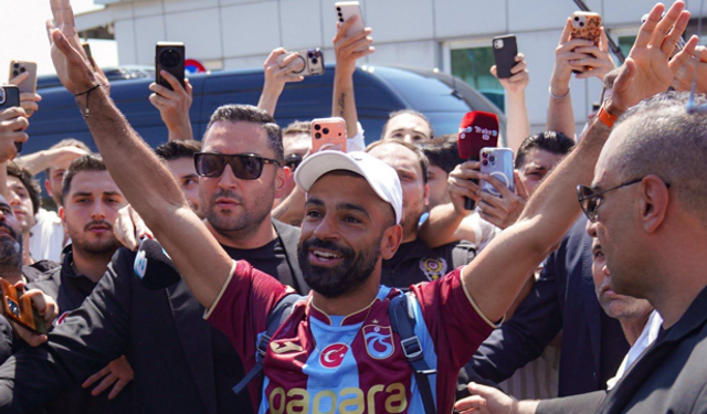 Mohamed Salah İstanbul’a İndi! Trabzonspor Taraftarlarını Coşturan Anlar