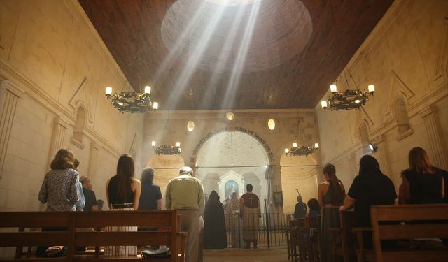 Hatay'daki tarihi kilisede restorasyon çalışmaları ayinle başladı