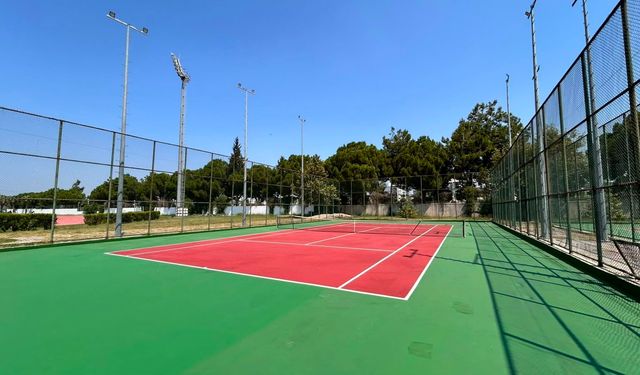 Osmaniye’de Tenis Kortları Yenileniyor