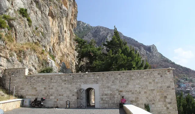 Saint Pierre Kilisesi Nerede? Hristiyanlığın İlk Kilisesi Olarak Biliniyor