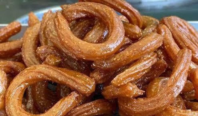 Sarı Burma Tatlısı Osmaniye Sofralarını Süslüyor