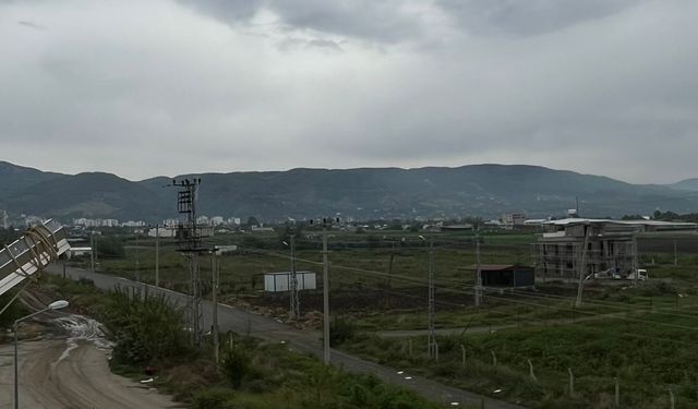 Osmaniye’de Hava Bir Anda Değişti: Düziçi’nde Karanlık Gökyüzü Yayla Havasını Aratmadı