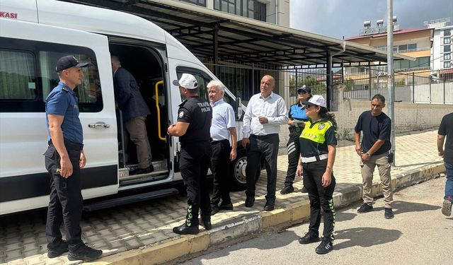 Anamur'da okul servis araçları denetlendi
