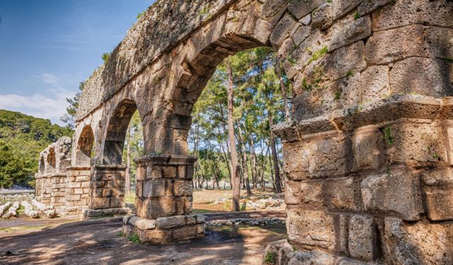 Antalya’da Roma Döneminden Günümüze Kaldı! Phaselis’in Tarihi Su Kemerleri