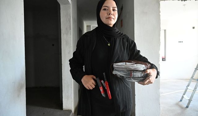 Babasından öğrendiği elektrikçilikte kadın usta oldu