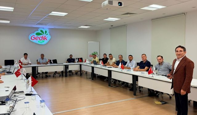 Gedik Piliç aylık değerlendirme toplantısı gerçekleştirdi