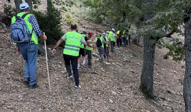 Hatay'da Yeşilay tarafından doğa yürüyüşü düzenlendi