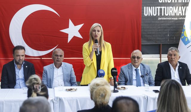 İYİ Parti Genel Başkan Yardımcısı Sayan, Mersin'de partililerle bir araya geldi