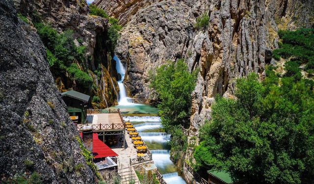 Malatya Günpınar Şelalesi Doğaseverleri Büyülüyor