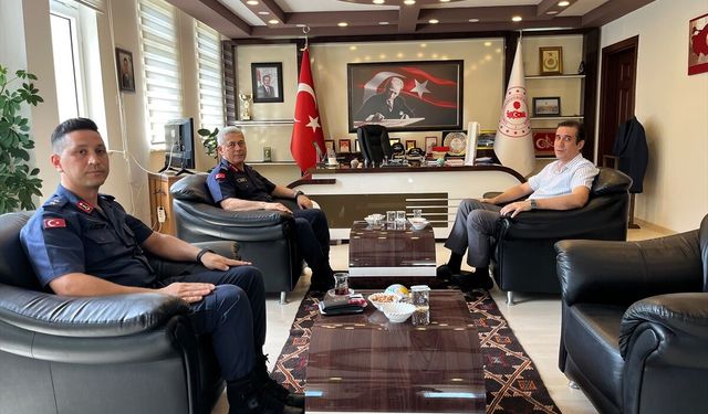 Mersin İl Jandarma Komutanı Tuğgeneral Güçlü'den Bozyazı Kaymakamı Topsakaloğlu'na ziyaret