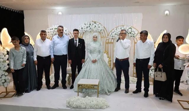 MHP Düziçi Heyeti Ellek’te Nişan Törenine Katıldı