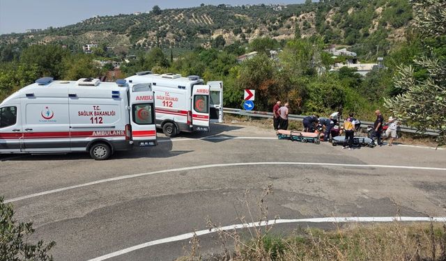 Osmaniye'de bariyere çarpan motosikletteki 2 kişi yaralandı
