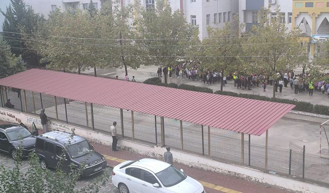 Osmaniye’de İstiklal Marşı’nı Duyan Sürücüler Durdu