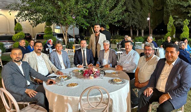 Osmaniye’de Düğün Törenine AK Parti Teşkilatından Katılım