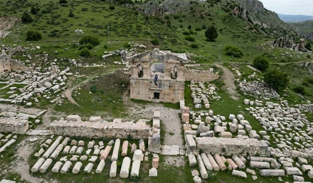 Adana Şar Antik Kenti Tarihin İzlerini Koruyor