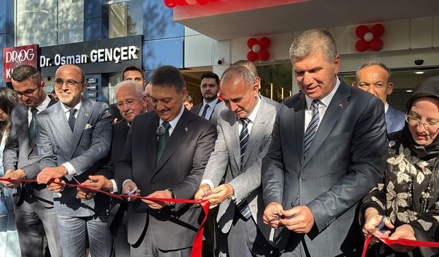 AK Parti Genel Başkan Yardımcısı Öğütken, Burdur'da esnafı ziyaret etti
