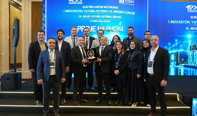 AR-GE Yaygınlaştırma Zirvesi'nden Adm Elektrik Dağıtım M.E.T.E. projesine birincilik ödülü
