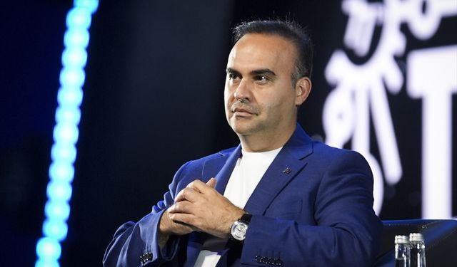 Bakan Kacır, 'Gelecek Burada Başlıyor: Teknoloji, Uzay ve Yeni Nesil' panelinde konuştu: