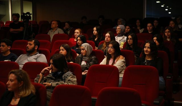 ÇÜ'de 'Medya, Dijitalleşme ve Geleceğin Haberciliği Programı' düzenlendi