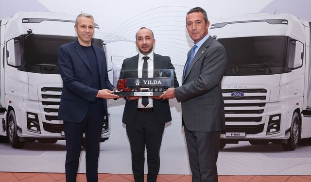 Ford Trucks'tan Yılda Şirketler Grubuna 101 araçlık teslimat