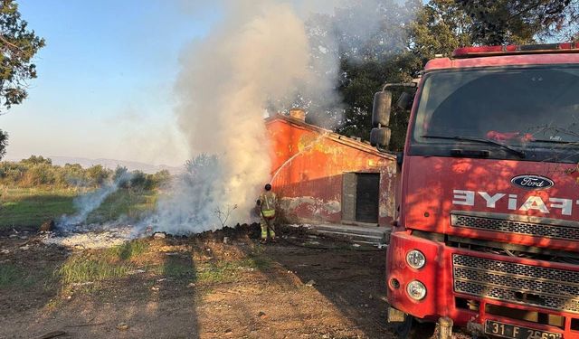 Hatay Kırıkhan’da Metruk Binada Çıkan Yangın Söndürüldü