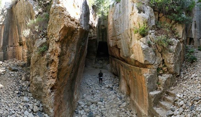 Hatay Samandağ’da Roma’nın Mühendislik Harikası Titus Tüneli