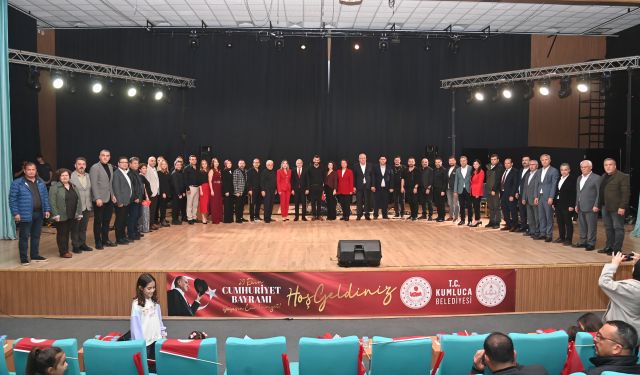 Kumluca'da Cumhuriyet Bayramı öğretmenlerin konseriyle kutlandı