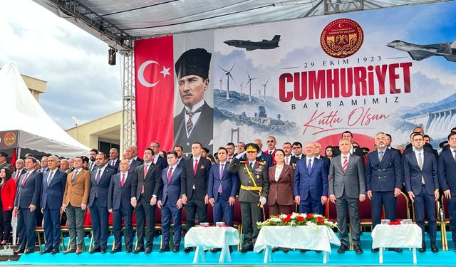 Osmaniye’de 29 Ekim Cumhuriyet Bayramı Coşkuyla Kutlanıyor