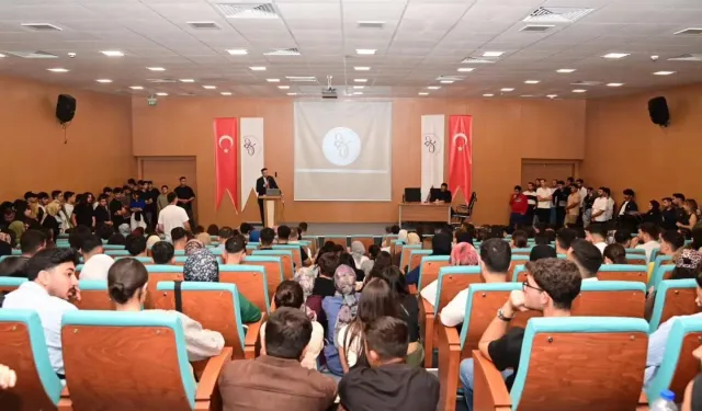 OKÜ Rektörü Turgay Uzun Kadirli'de Öğrencilerle Buluştu