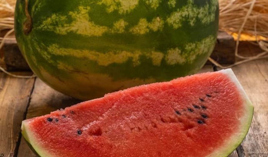 Osmaniyeliler İçin Yazın Şifası Karpuzun Faydaları