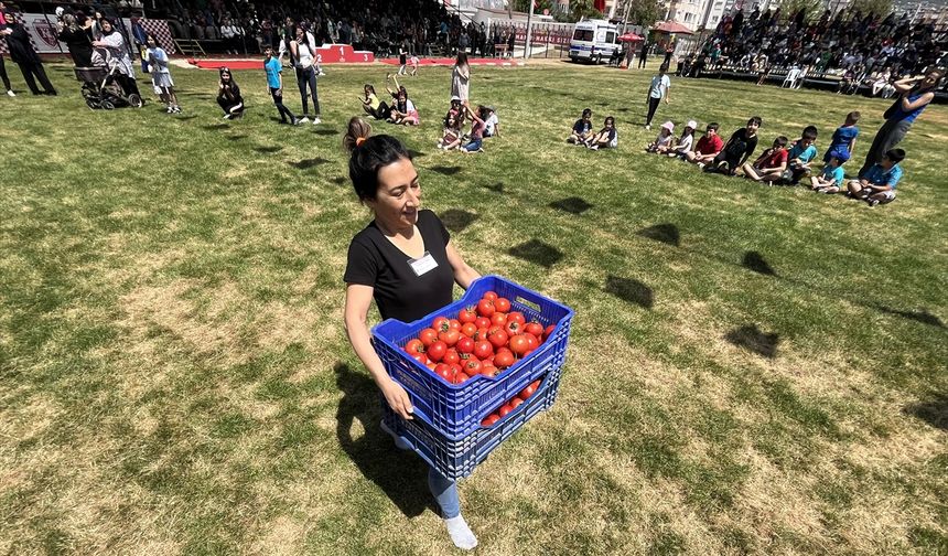 Antalya'daki Tarım ve Seracılık Festivali'nde kadınlar yarıştı