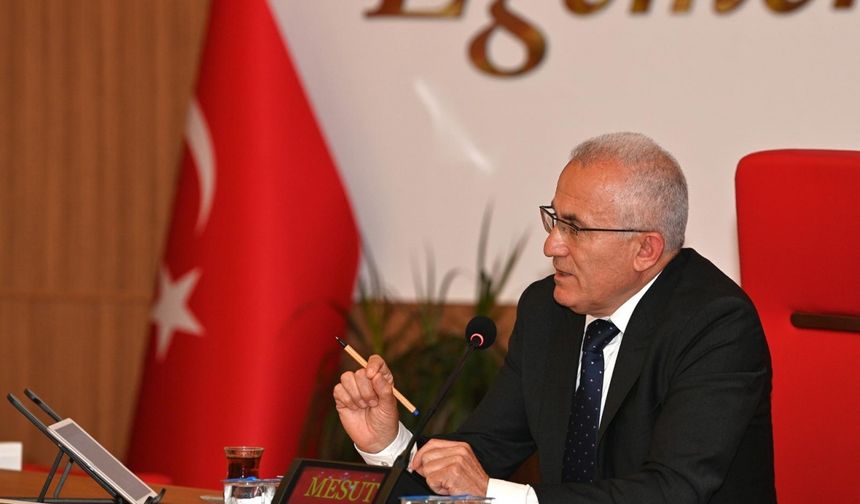 Kumluca Belediye Başkanı Avcıoğlu, belediyenin borçları hakkında meclis üyelerini bilgilendirdi
