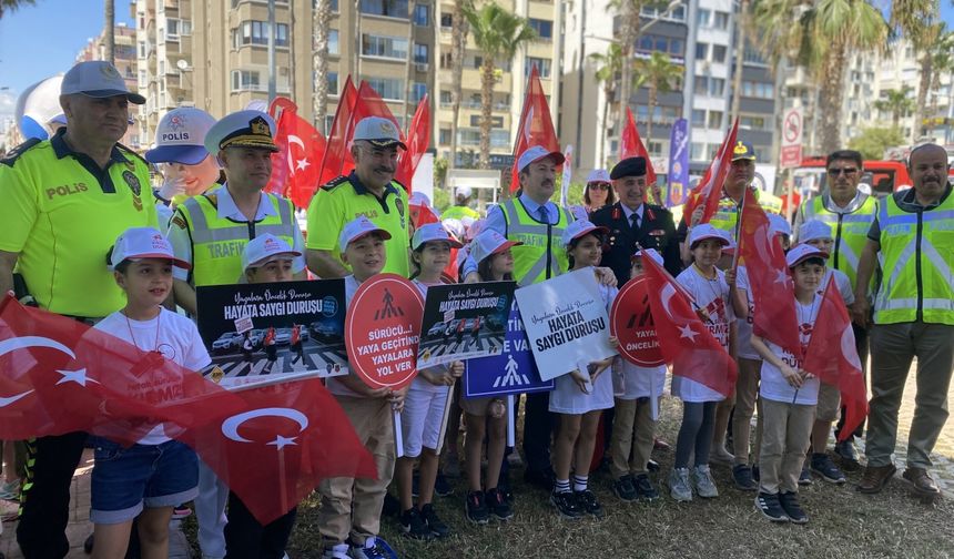 Mersin'de Karayolu Güvenliği ve Trafik Haftası çocuklarla kutlandı