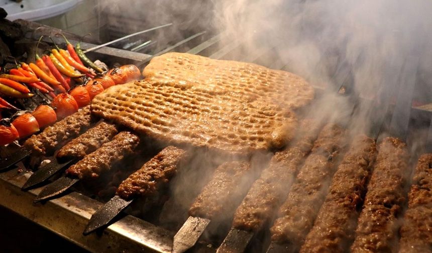 Adana Kebap mı Urfa Kebap mı? Arasındaki Farklar Neler?