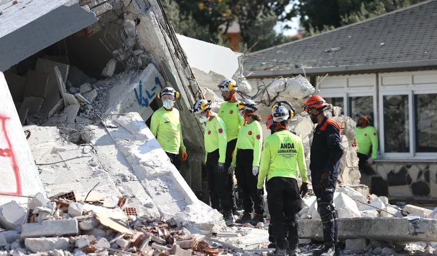 Türkiye'nin Depreme Karşı Hazırlıksızlığı: Kapanmayan Yara