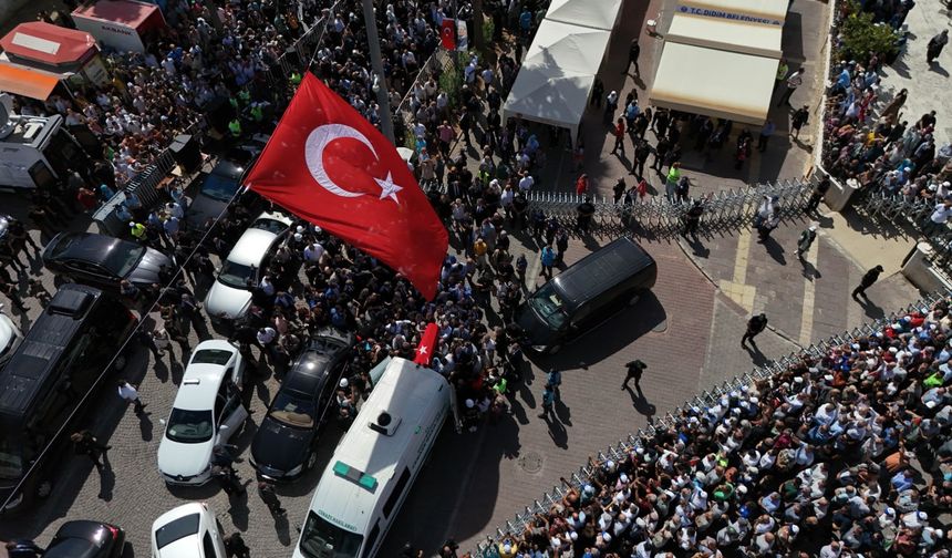 İsrail’in Şehit Ettiği Ayşenur Ezgi Eygi, Aydın’da Toprağa Verildi