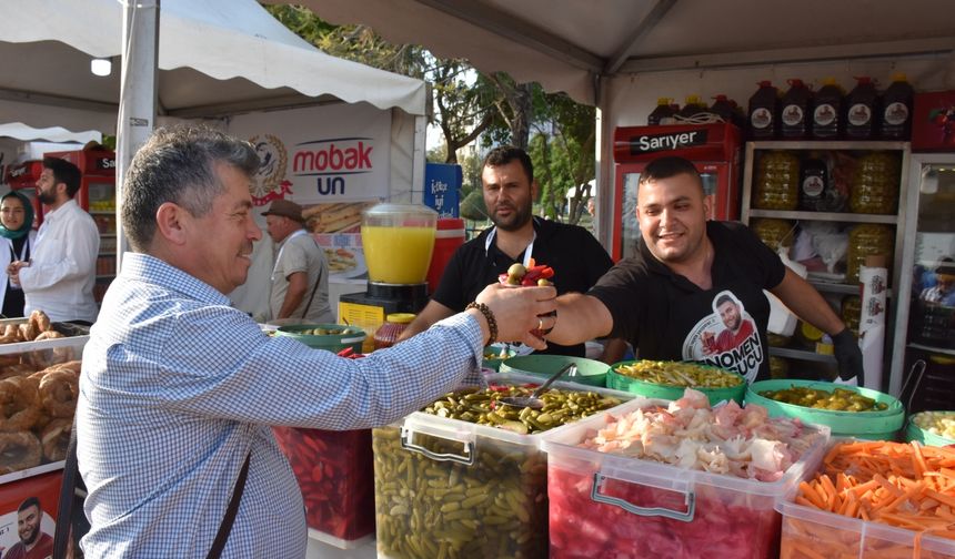 8. Uluslararası Adana Lezzet Festivali ziyaretçilerini ağırlıyor