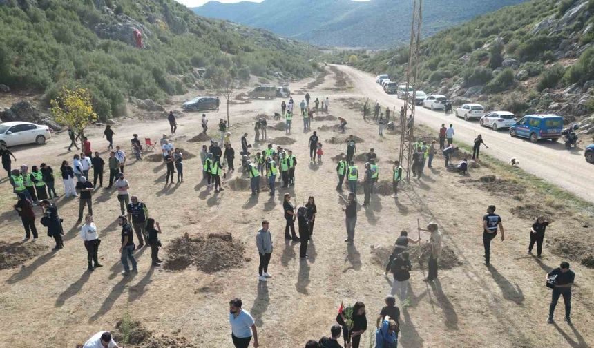 Antalyalı motosiklet tutkunları Şehit Polis Şeyda Yılmaz adına hatıra ormanı oluşturdu