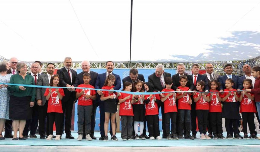 Bakan Tekin, Hatay’da okul açılışı gerçekleştirdi